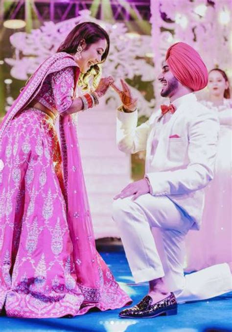 Happy Birthday Neha Kakkars Romantic Pictures With Her Husband Rohanpreet Go Viral The Etimes