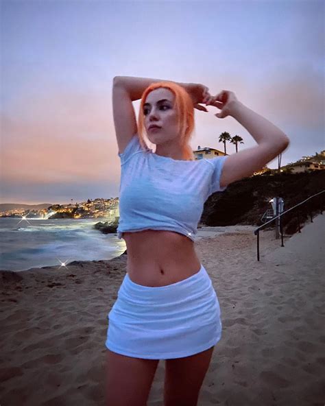 Pin By Dina Sergis On Ava Max Girl Celebs Famous Artists