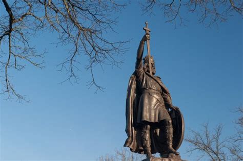 Statue Of King Alfred The Great Winchester Historic Winchester Guide