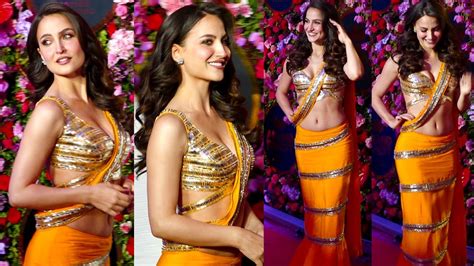 Elli Avram Looking Super Hot🔥 In Retro Style Saree Flaunting Deep Cleveges Diwali Party Youtube