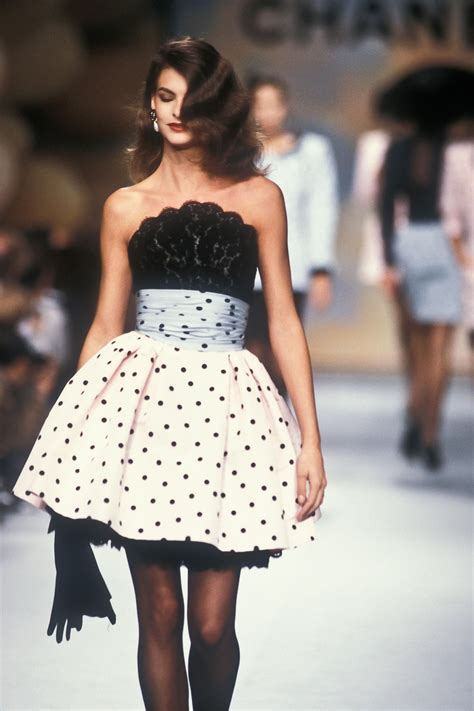 Linda Evangelista Chanel Runway Show Rtw Fw 1988 Runway Outfits