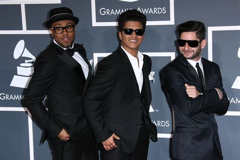 Bruno Mars Height How Tall Is The Uptown Funk Singer Hood Mwr