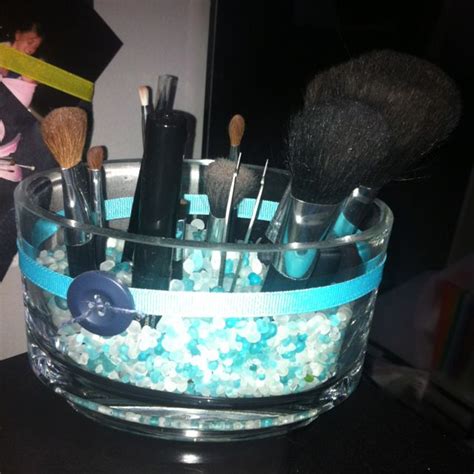 Check out our favorite five video tutorials to find out how to create these storage holders for your beloved tools. Makeup brush holder | Diy projects to try, Makeup brush ...