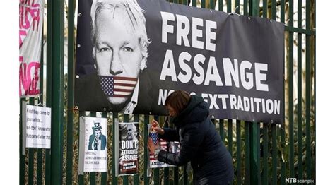 Litalia Riconosca Ad Assange Lo Status Di Rifugiato Presentata