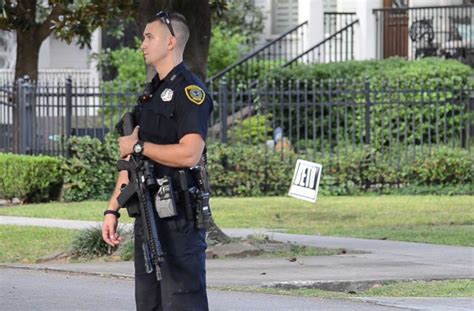 Tense Swat Scene In Houston S Heights Comes To An End