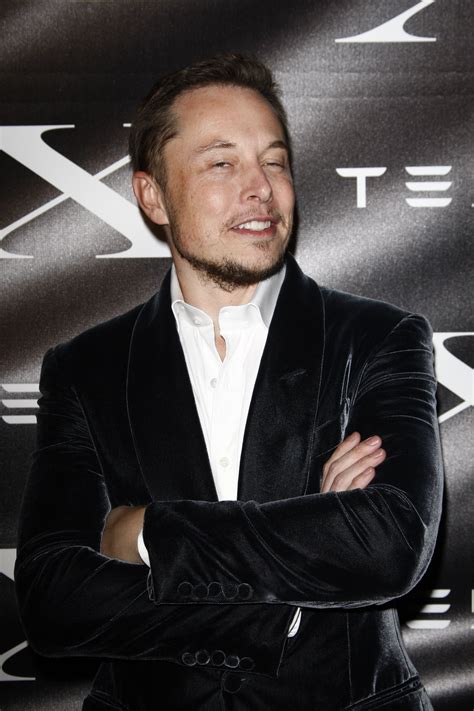 Don't trust me, trust my content. Elon Musk Reveals the Hyperloop - Business Bigwigs
