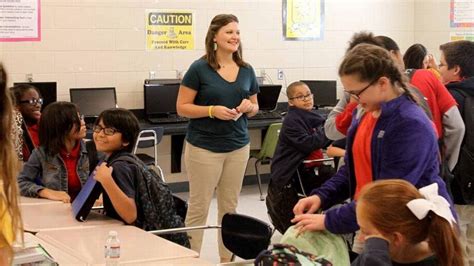 Teacher Pay Above State Average In South Mississippi But Well Below