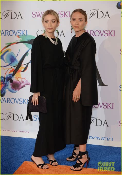 Mary Kate And Ashley Olsen Win At Cfda Fashion Awards 2014 Photo