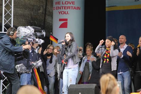 Esc2018.lnk.to/eurovision2018ey sing along with the karaoke versions Empfang für Lena Meyer-Landrut nach dem ESC-Gewinn am ...