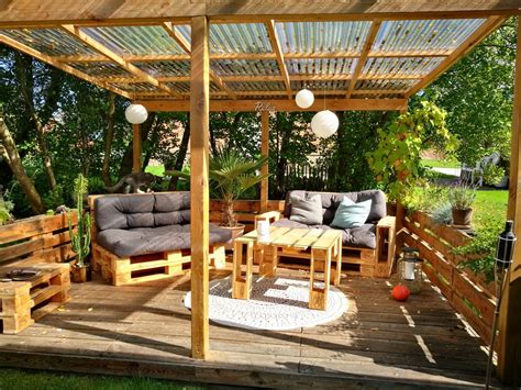 Maybe you would like to learn more about one of these? ᐅ Terrasse aus Paletten selber bauen (mit Bildern ...