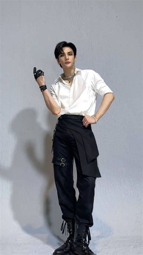 Hyunjin In 2022 Stray Kids Outfits Stage Outfits Surrealism Fashion