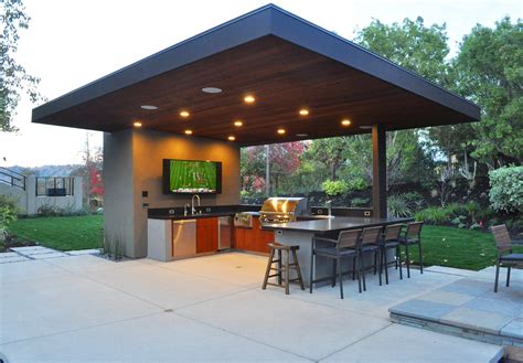 These Outdoor Kitchens From Builder And Custom Home Showcase Luxury