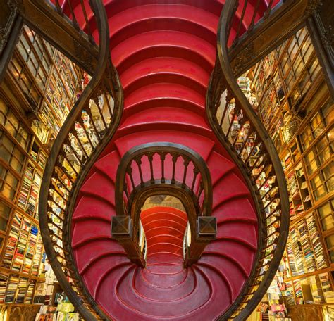 Photographer Captures Images Of The Most Beautiful Libraries Around The