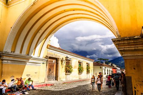 See houses, villas and apartments from the leading agents in antigua and barbuda on a map. Antigua Guatemala y termas de Kawilal desde Ciudad de ...