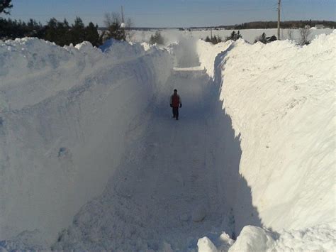 25 Truly Terrifying Pictures Of The Snow In Eastern Canada Right Now