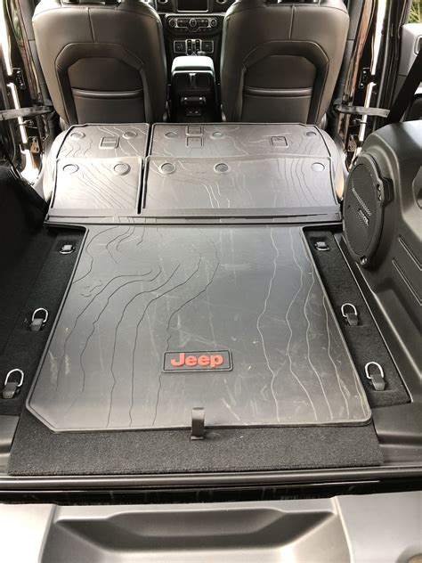 So Who Has Installed The Jeep Rear Cargo Mats Jeep Wrangler Forums