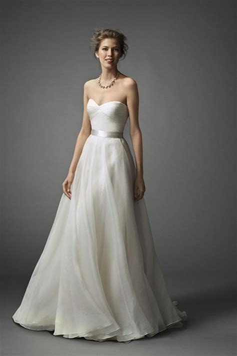 20 Elegant Simple Wedding Dresses