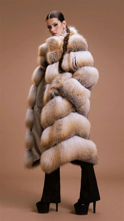 pin by jack daszkiewicz on hot women fur coats women fur coat fashion fur fashion