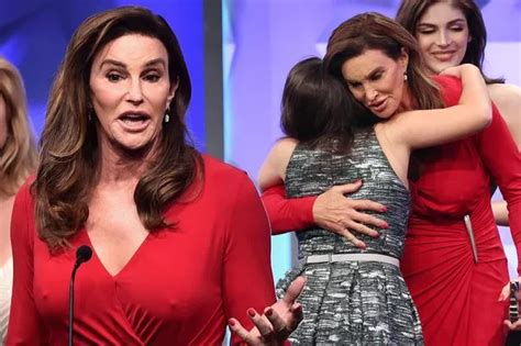 caitlyn jenner stuns in red as she wins glaad award for outstanding reality show i am cait