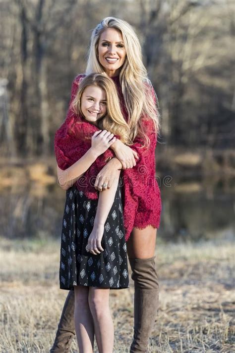 Pin On Mom And Daughter Pictures