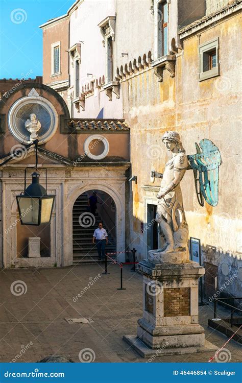 ÄrkeängelMichael Staty I Castel Sant Angelo Rome Redaktionell