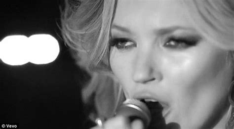 Video Exclusive Kate Moss Channels Elvis In Wonder Of You Clip Daily Mail Online