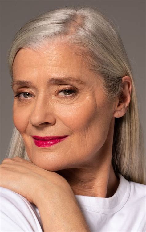 Eye Makeup For Older Women Tips And Tricks For Older Skin Makeup For Older Women Older Eye