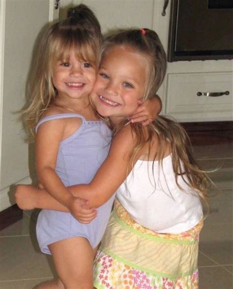 Maddie ziegler star of dance moms and the sia music videos was rumored to have given birth to a baby this week.subscribe for more dance moms videos. Pin by Slimeyunicorn on Maddie and mackenzie | Dance moms ...
