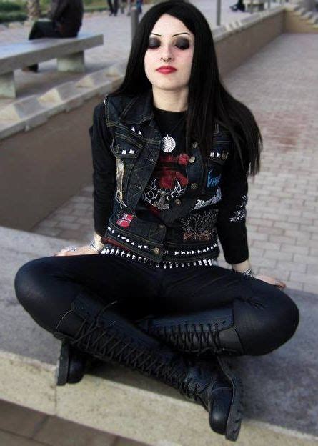 Pin By Brayan S Mora Ballestero On Fashion Ideas Black Metal Girl Metal Girl Style Heavy