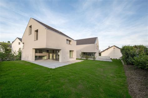 Spektakulares split level haus in schweden villa nilsson. Split-Level mit Satteldach - Schweizer Wohnhäuser von ...