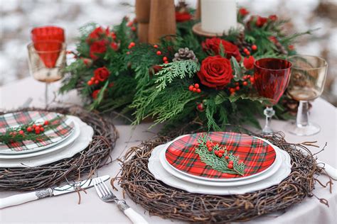 31 Fun Christmas Table Decorations from Pinterest
