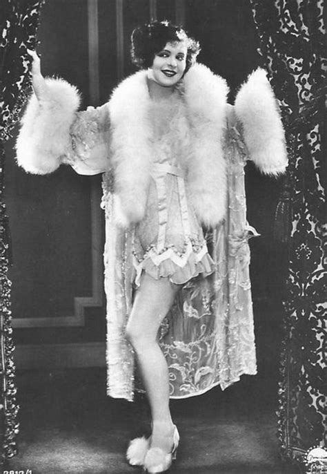 An Entry From Powered By Tumblr S Fashion Clara Bow Fashion