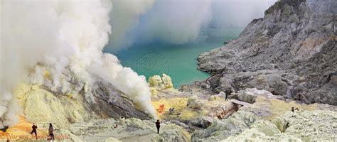 Sulphur Mine At Kawah Ijen Photo Wp36521