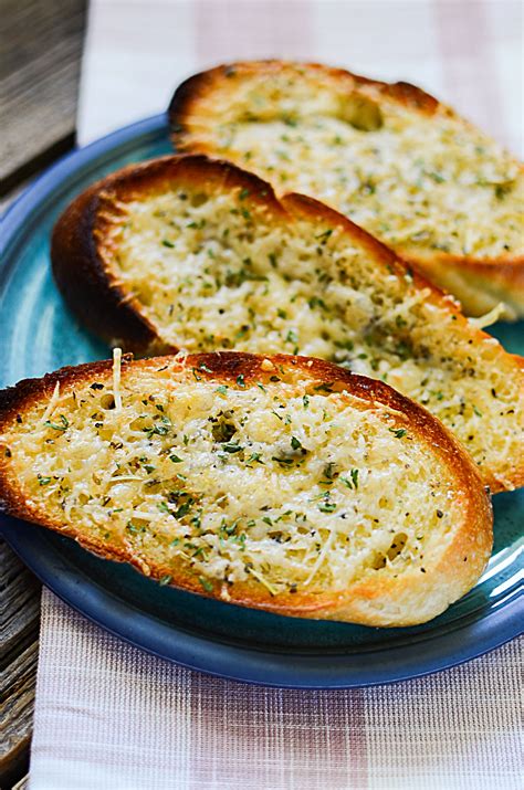 Delicious Garlic Parmesan Bread Easy Recipes To Make At Home