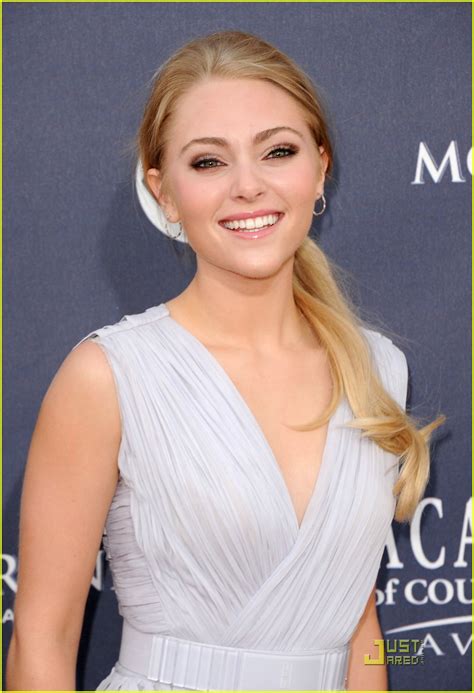 Full Sized Photo Of Annasophia Robb Bethany Hamilton Acms