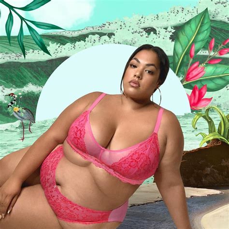 Rihanna Vs Plus Size Girl In Savage X Fenty 25 Photos Video And 