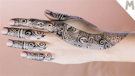Manpasand mehandi, the colour has set really well on her hand and the simplicity of the design makes it all the more beautiful! Pin su YouTube Mehndi Video