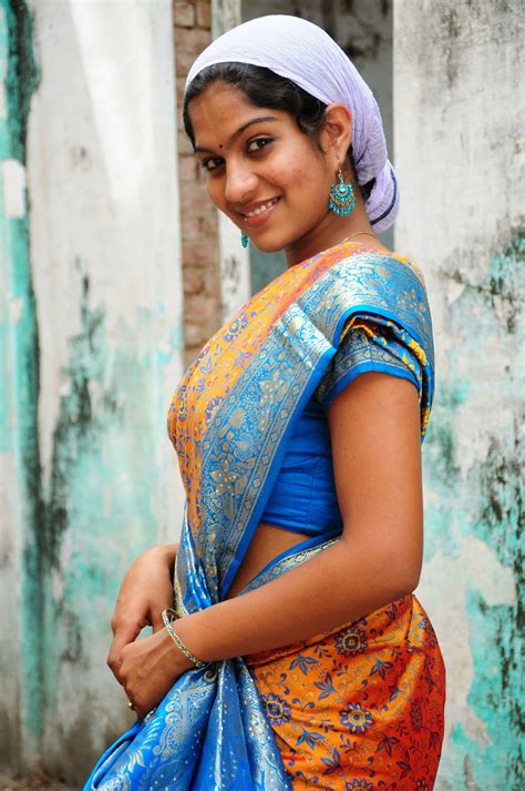 Bollywood actress in saree with blouse images. Actress HD Gallery: Swasika tamil movie actress hot saree ...