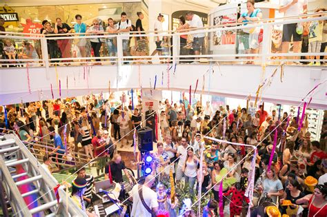 Shopping de Curitiba promove bailinho de carnaval para as famílias XV Curitiba