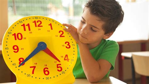 Supaya lebih seru, anda bisa menyiasatinya dengan mengajak anak belajar. 7 Langkah Ajarkan Anak Membaca Jam Analog