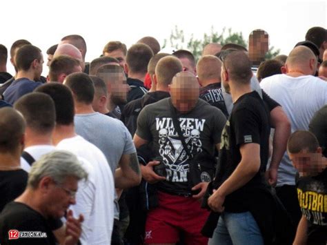 Polish hooligans attack opposite club's region a day before the derby match (destroyers hooligans widzew). Tesakowski on Twitter: "Wisła Kraków " Wisła Sharks ...