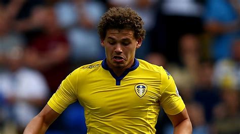 Kalvin phillips fifa 21 career mode. Kalvin Phillips staying with Leeds United | Football News ...