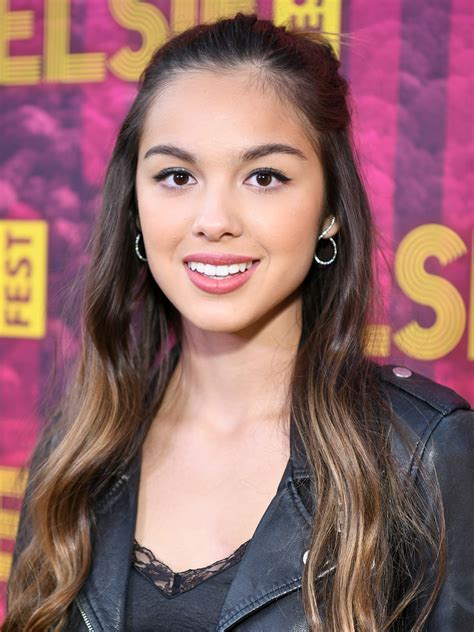 I'm 18 years old and writing songs is my favorite thing to do in the world. Olivia Rodrigo - FILMSTARTS.de