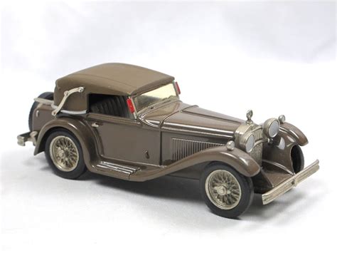 Luxus, sportlichkeit & leistung vereint. Plumbies 1931 Mercedes-Benz Typ Mannheim Roadster Weißmetall 1/43