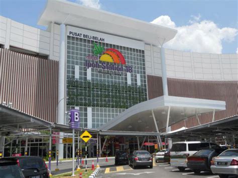 Lots of carpark beside hotel 5. AEON Ipoh Station 18 - GoWhere Malaysia