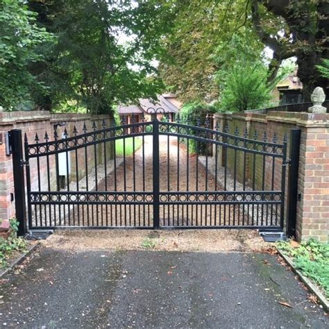 The Goldsworth Metal Driveway Gate Fitted With A Below Ground