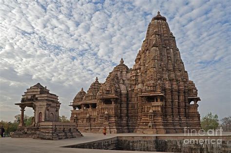 Kandariya Mahadeva Temple Khajuraho India Photograph By Rudra Narayan Mitra