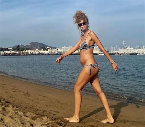 8 Hot New Esther Acebo Bikini Pics