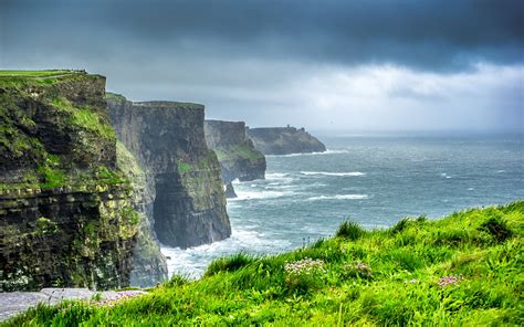 アイルランド、モハー、海岸、崖、灰色の雲プレビュー