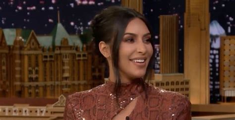 Fans Point Out Kim Kardashians Fake Micro Waist In Latest Pic